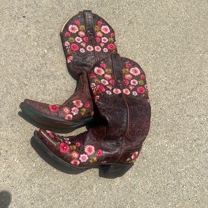 Lane Brown Floral Embroidered Cowgirl Boots